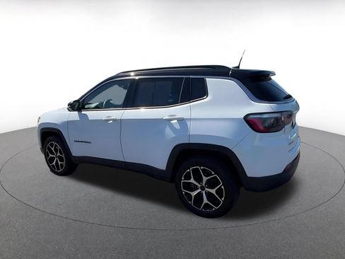 Used 2025 Jeep Compass Limited AWD/4WD image 9
