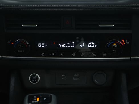 Used 2023 Nissan Rogue SV w/ SV Premium B Package image 19