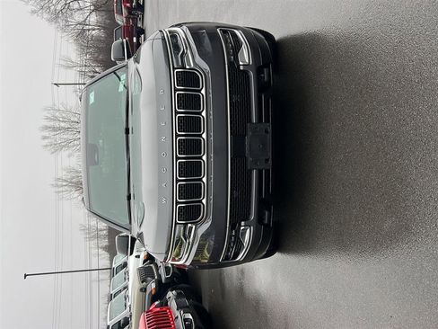 Used 2024 Jeep Wagoneer 4WD w/ Premium Group I image 1