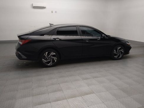 Used 2024 Hyundai Elantra SEL w/ Convenience Package image 10