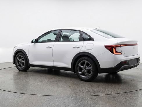 Used 2025 Kia K4 LXS image 6