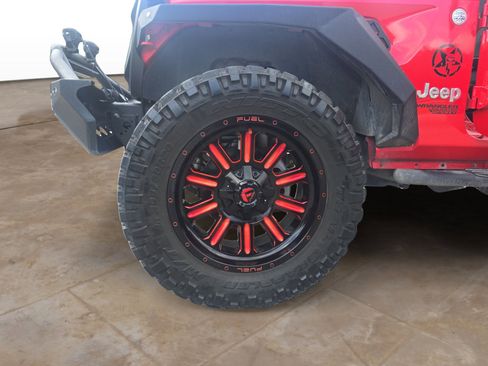 Used 2018 Jeep Wrangler Unlimited Sport image 25