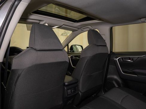 Used 2025 Toyota RAV4 XLE w/ Convenience Package image 9