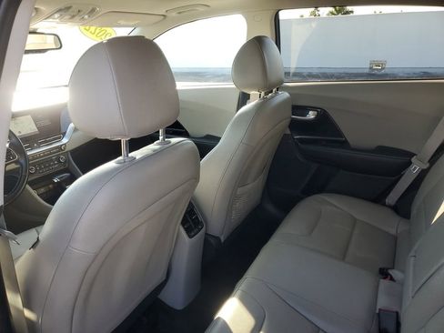 Used 2022 Kia Niro EX Premium image 11