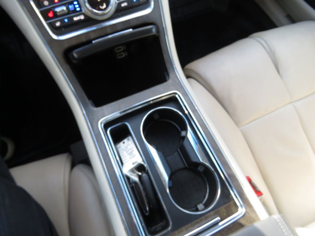 Used 2019 Lincoln Continental Reserve AWD/4WD image 23