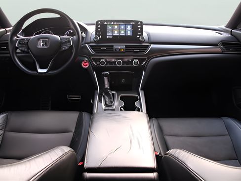 Used 2018 Honda Accord Sport image 11