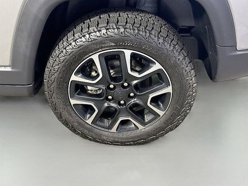 Used 2019 Jeep Compass Trailhawk AWD/4WD image 28