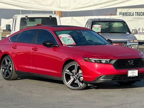 Used 2024 Honda Accord Sport image 2