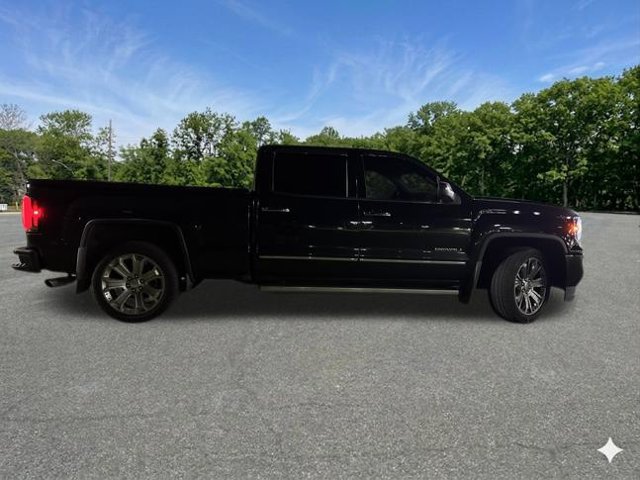Used 2017 GMC Sierra 1500 Denali w/ Denali Ultimate Package AWD/4WD image 9