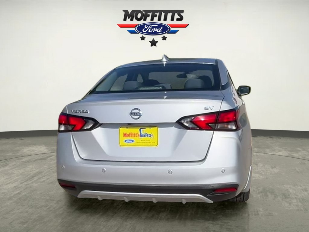 Used 2020 Nissan Versa SV FWD image 4