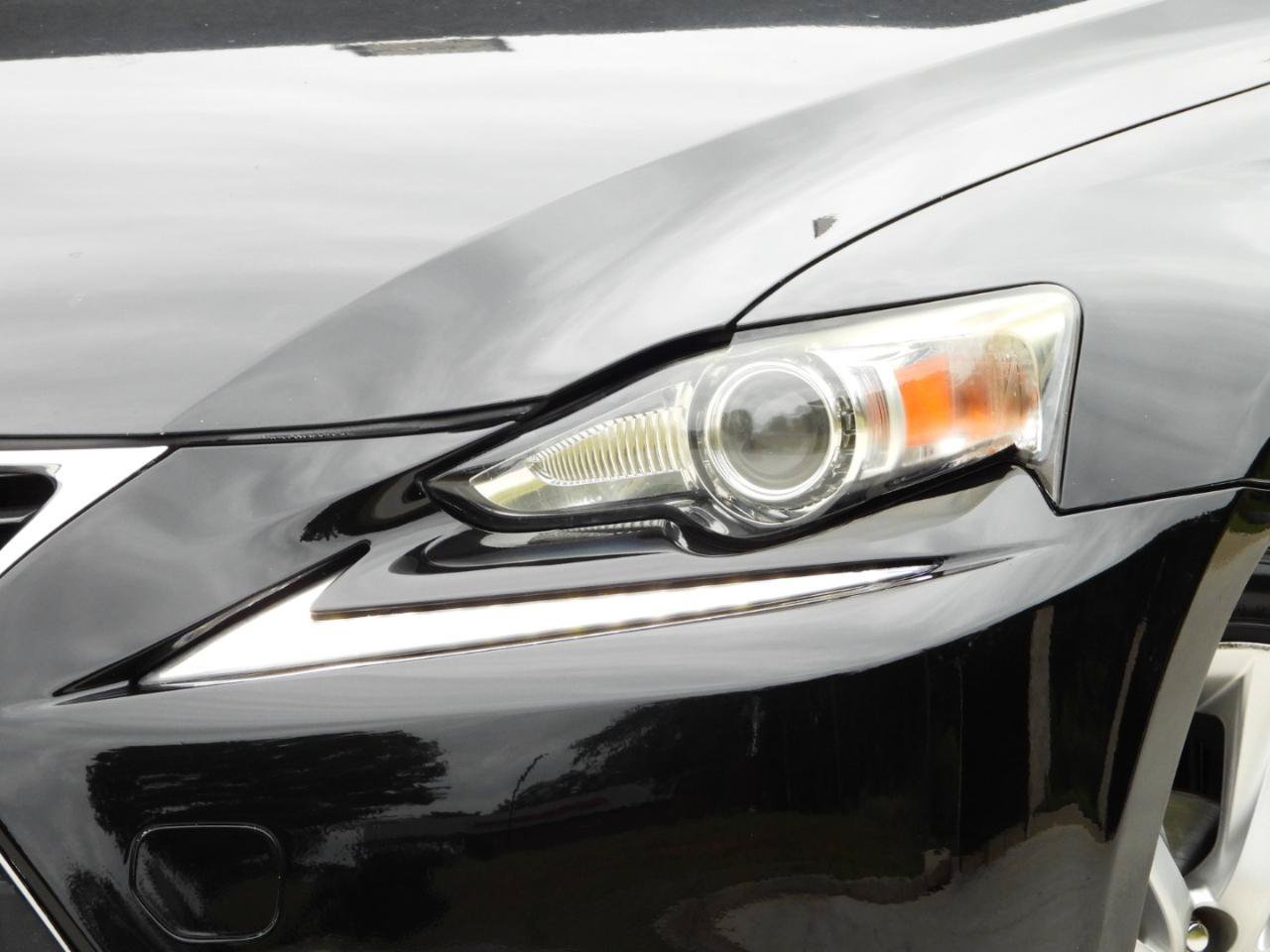 Used 2015 Lexus IS 250 RWD image 2