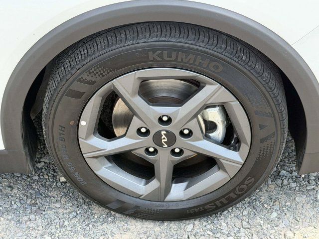 Used 2025 Kia K4 FWD image 9