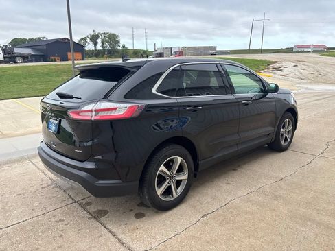 Certified 2023 Ford Edge SEL w/ Convenience Package AWD/4WD image 4