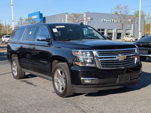 Used 2020 Chevrolet Suburban Premier image 3