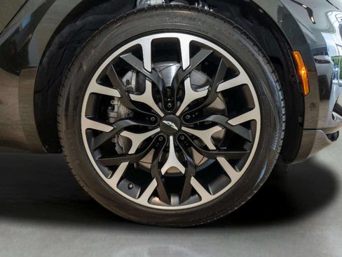 Used 2024 Aston Martin DBX AWD/4WD image 57