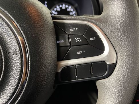 Used 2023 Jeep Renegade Latitude image 29