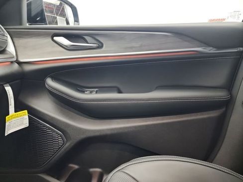 New 2025 Jeep Grand Cherokee Overland w/ Trailer Tow Package image 30