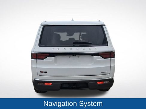 Used 2022 Jeep Wagoneer Series III AWD/4WD image 6