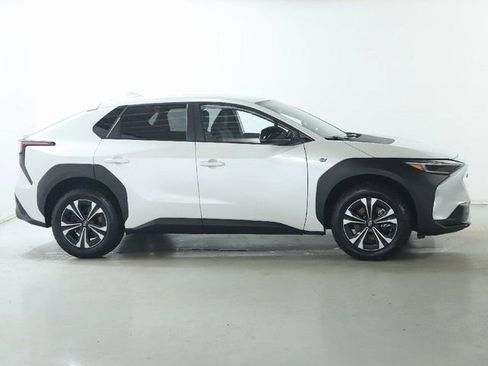 Used 2023 Subaru Solterra AWD image 11