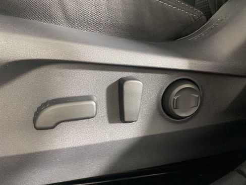 Used 2025 Subaru Outback Premium AWD/4WD image 24