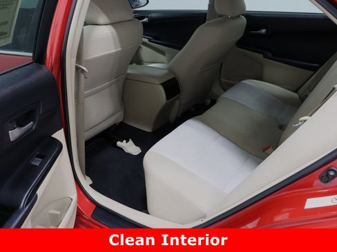 Used 2012 Toyota Camry LE image 25