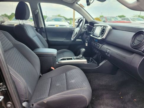 Used 2021 Toyota Tacoma SR5 w/ Trail Edition AWD/4WD image 9