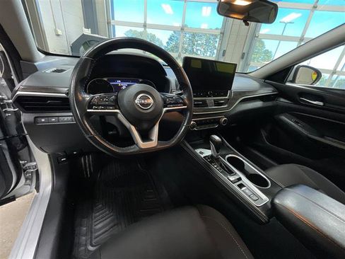 Used 2024 Nissan Altima 2.5 SV w/ SV Premium Package AWD/4WD image 13
