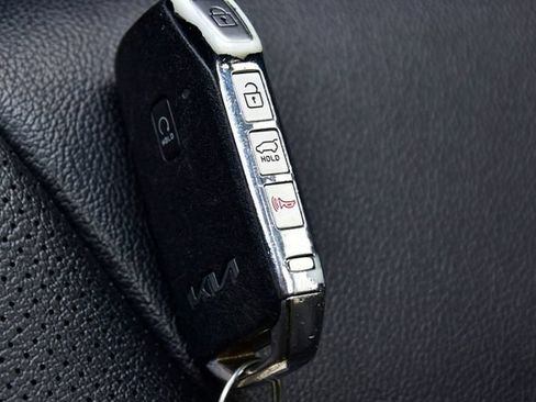 Used 2022 Kia Niro Touring Special Edition FWD image 32