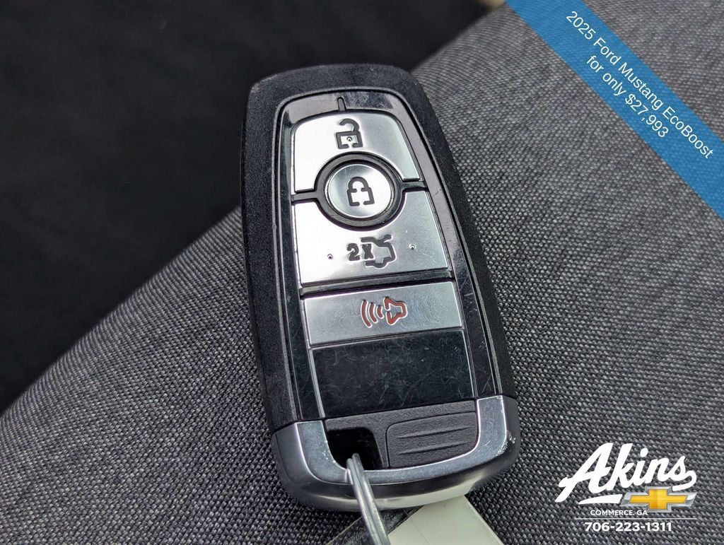 Used 2025 Ford Mustang Coupe RWD image 27