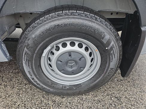 New 2025 Mercedes-Benz Sprinter 2500 image 34