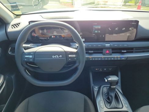 New 2026 Kia K4 FWD image 17