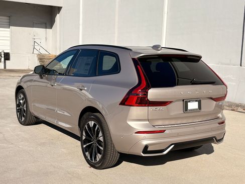 Used 2026 Volvo XC60 B5 Plus w/ Protection Package Premier AWD/4WD image 3