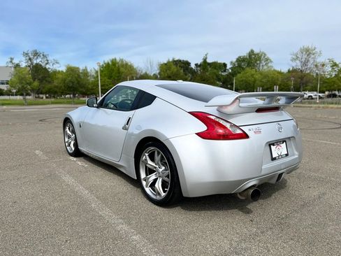 Used 2009 Nissan 370Z Touring w/ Sport Pkg image 7