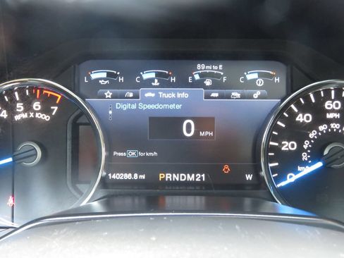 Used 2015 Ford F150 Platinum w/ Equipment Group 701A Luxury AWD/4WD image 20
