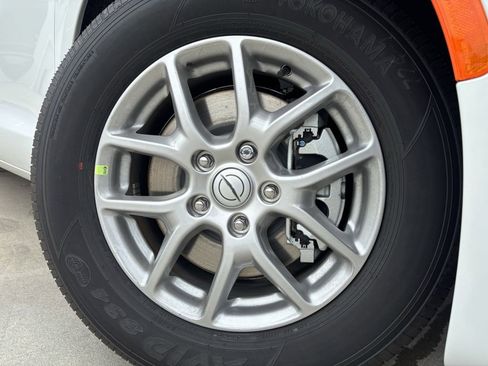 New 2026 Chrysler Pacifica Select image 9