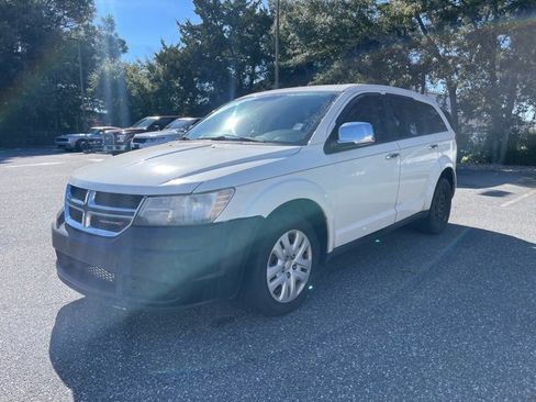 Used 2015 Dodge Journey American Value Package w/ Flexible Seating Group image 2