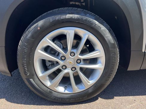 Used 2024 Chevrolet TrailBlazer LS w/ LS Convenience Package FWD image 9