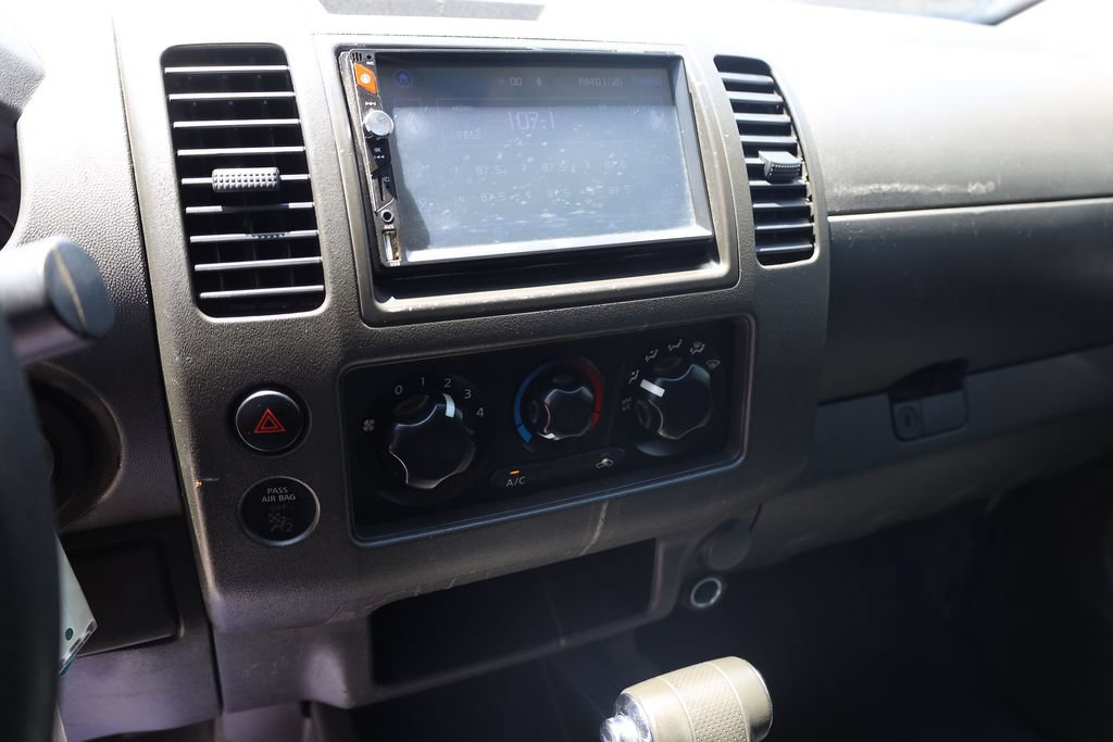 Used 2009 Nissan Frontier SE w/ Power Pkg RWD image 15