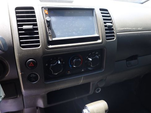 Used 2009 Nissan Frontier SE w/ Power Pkg RWD image 15