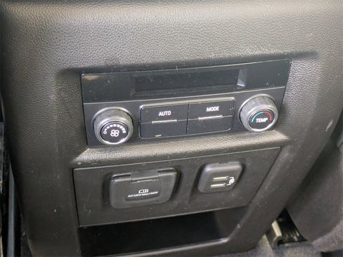 Used 2020 Chevrolet Traverse LT w/ LT Premium Package image 14