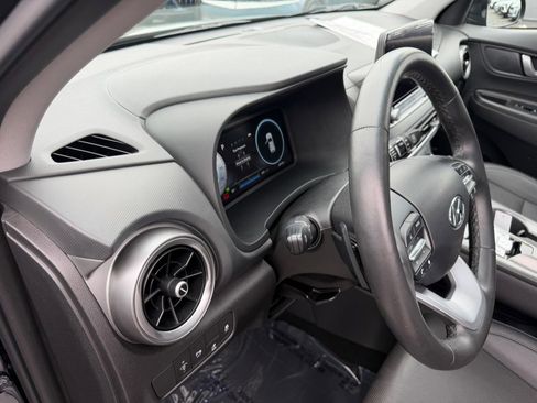 Used 2023 Hyundai Kona Limited FWD image 12