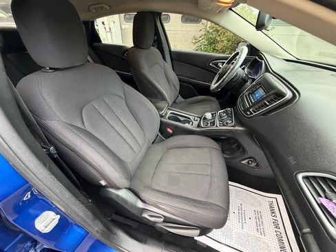 Used 2015 Chrysler 200 Limited FWD image 33