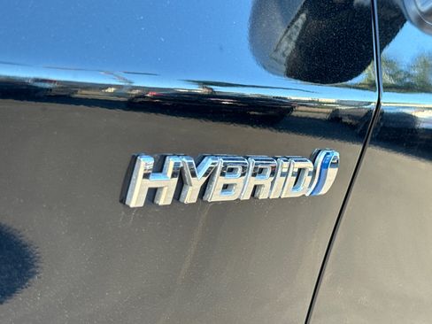 Used 2013 Toyota Prius Four image 8