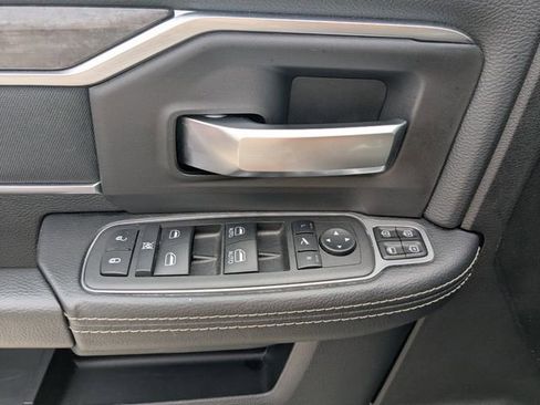 Used 2024 RAM 2500 Big Horn w/ Night Edition AWD/4WD image 20
