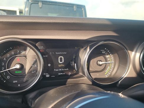 Used 2023 Jeep Wrangler Unlimited Rubicon 4xe AWD/4WD image 13
