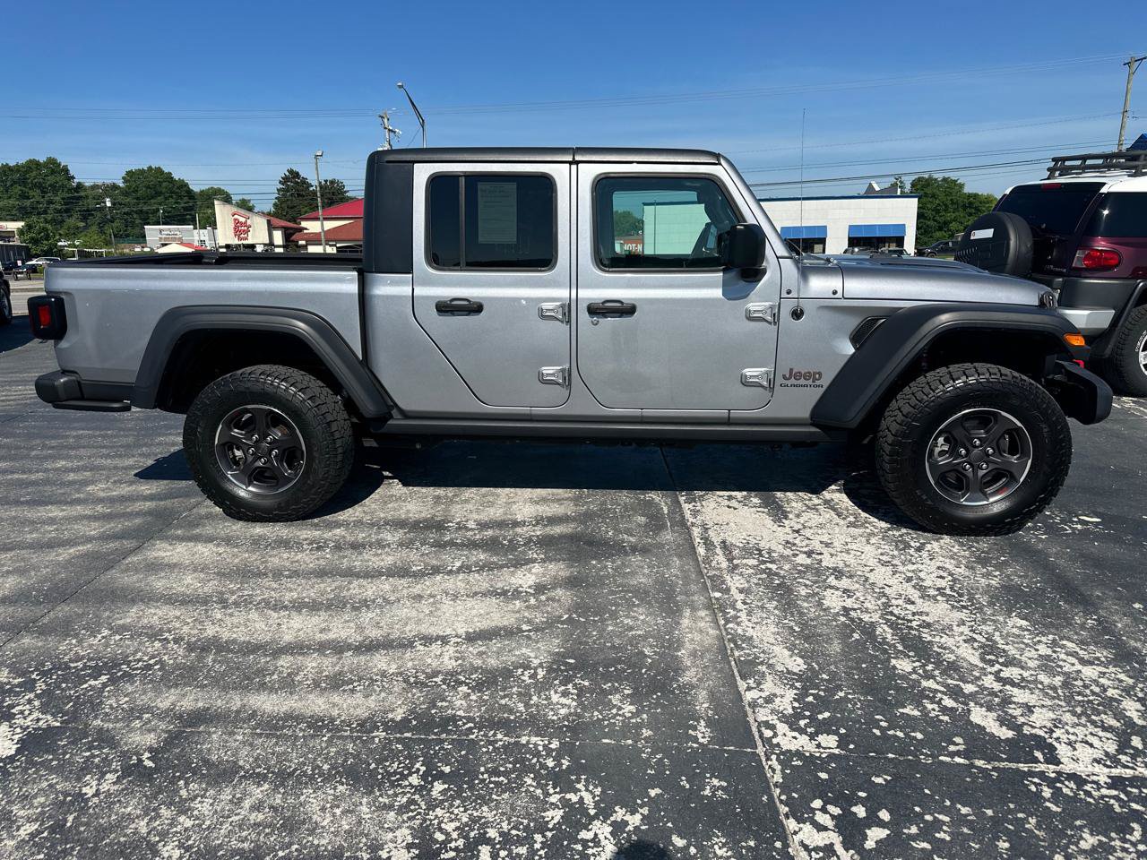 Used 2020 Jeep Gladiator Rubicon AWD/4WD image 2