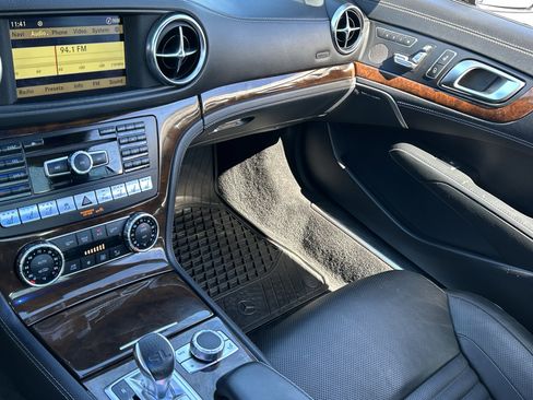 Used 2013 Mercedes-Benz SL 550 image 15