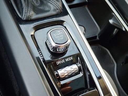 Used 2021 Volvo XC60 T5 Momentum w/ Premium Package image 26