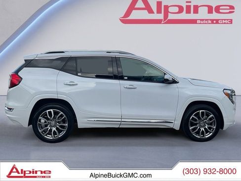 Used 2024 GMC Terrain Denali image 6
