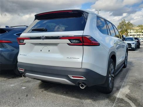 Used 2025 Toyota Grand Highlander MAX Platinum image 4